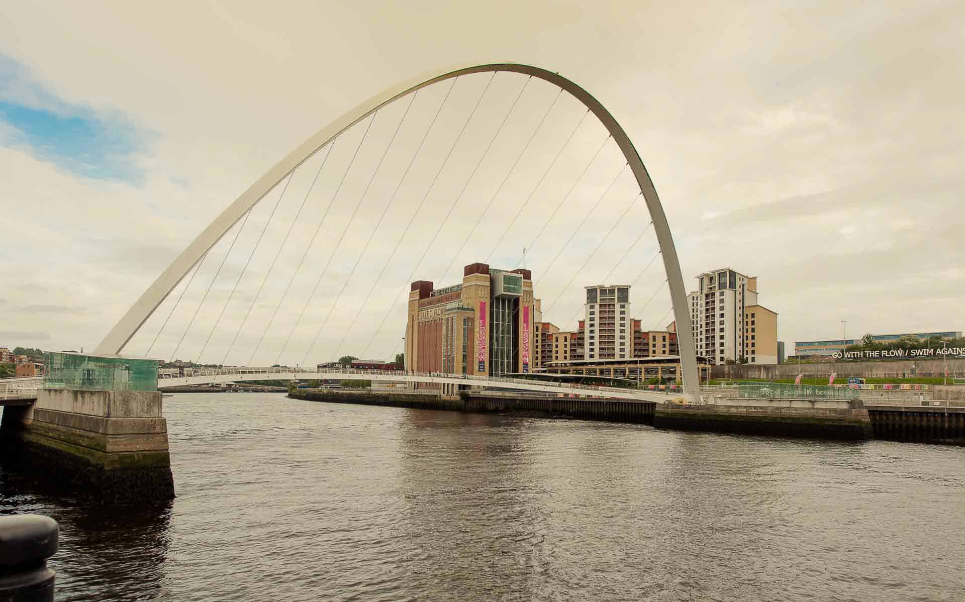 PREMIER SUITES Newcastle Millenium Bridge