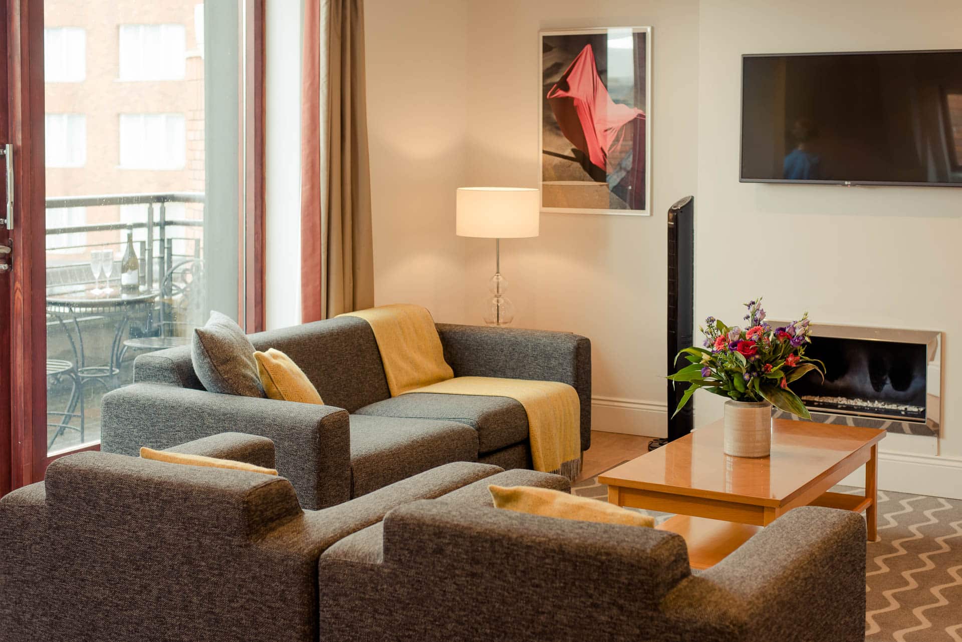 PREMIER SUITES PLUS Dublin Leeson Street living room