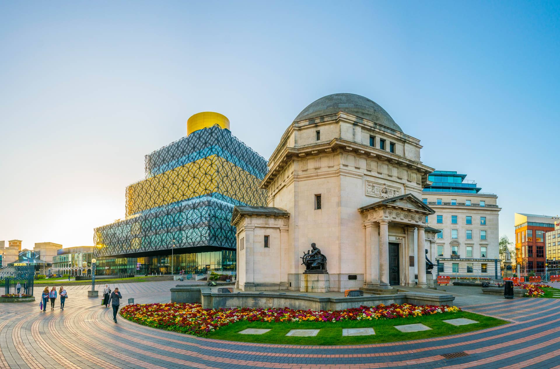 Centenary Square und die Bibliothek von Birmingham