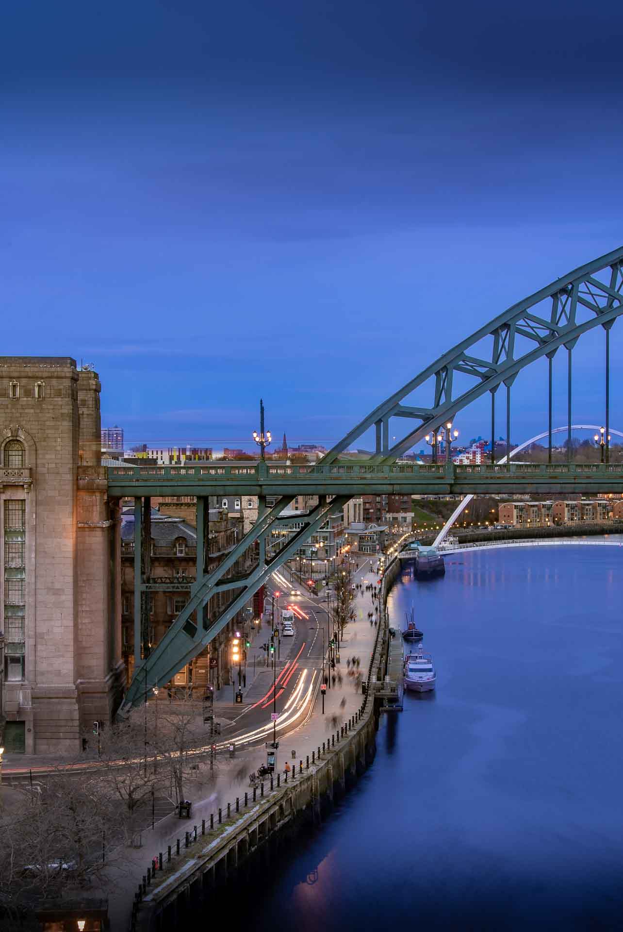 Tyne Bridge met uitzicht op de rivier in Newcastle