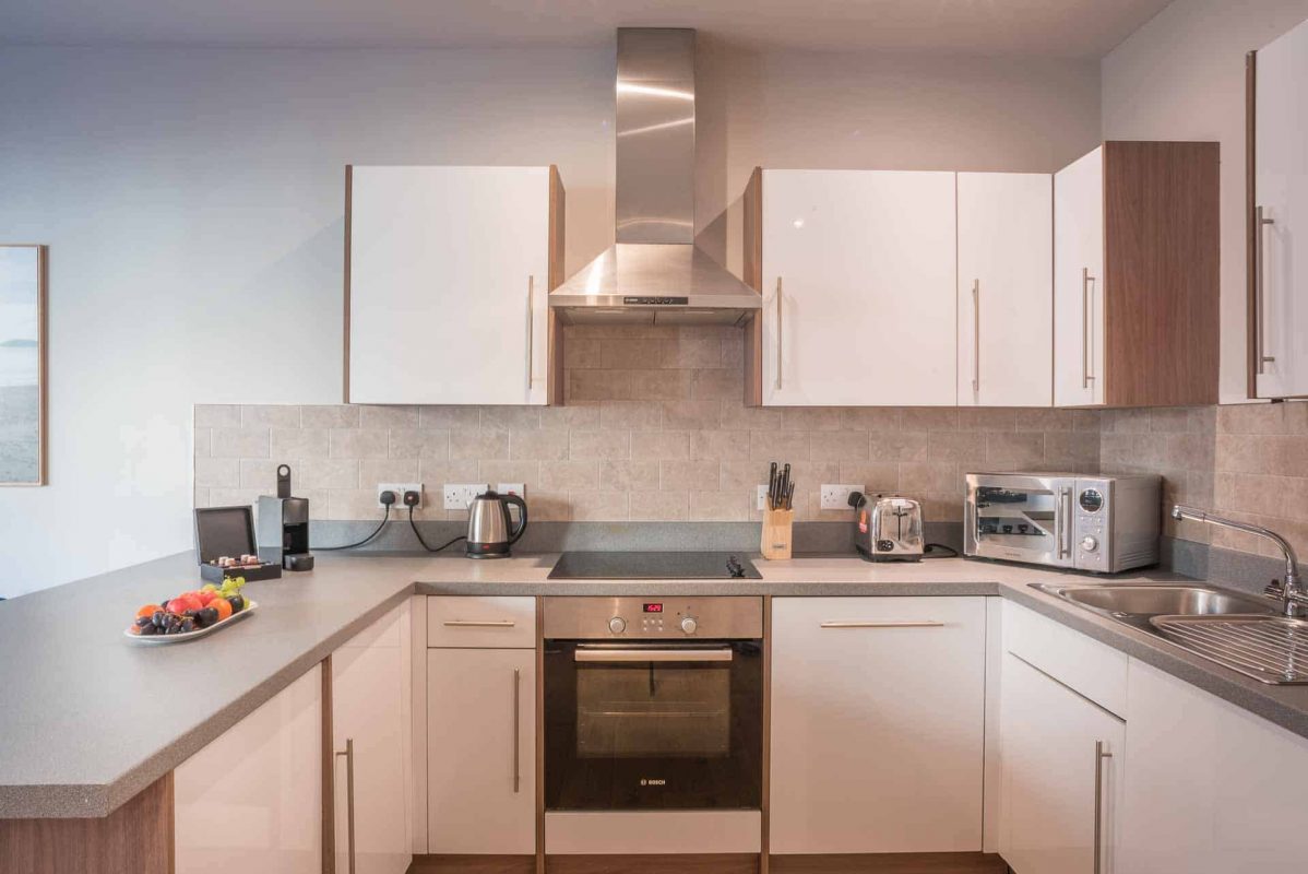 Fully equipped kitchens at PREMIER SUITES PLUS Glasgow Bath Street
