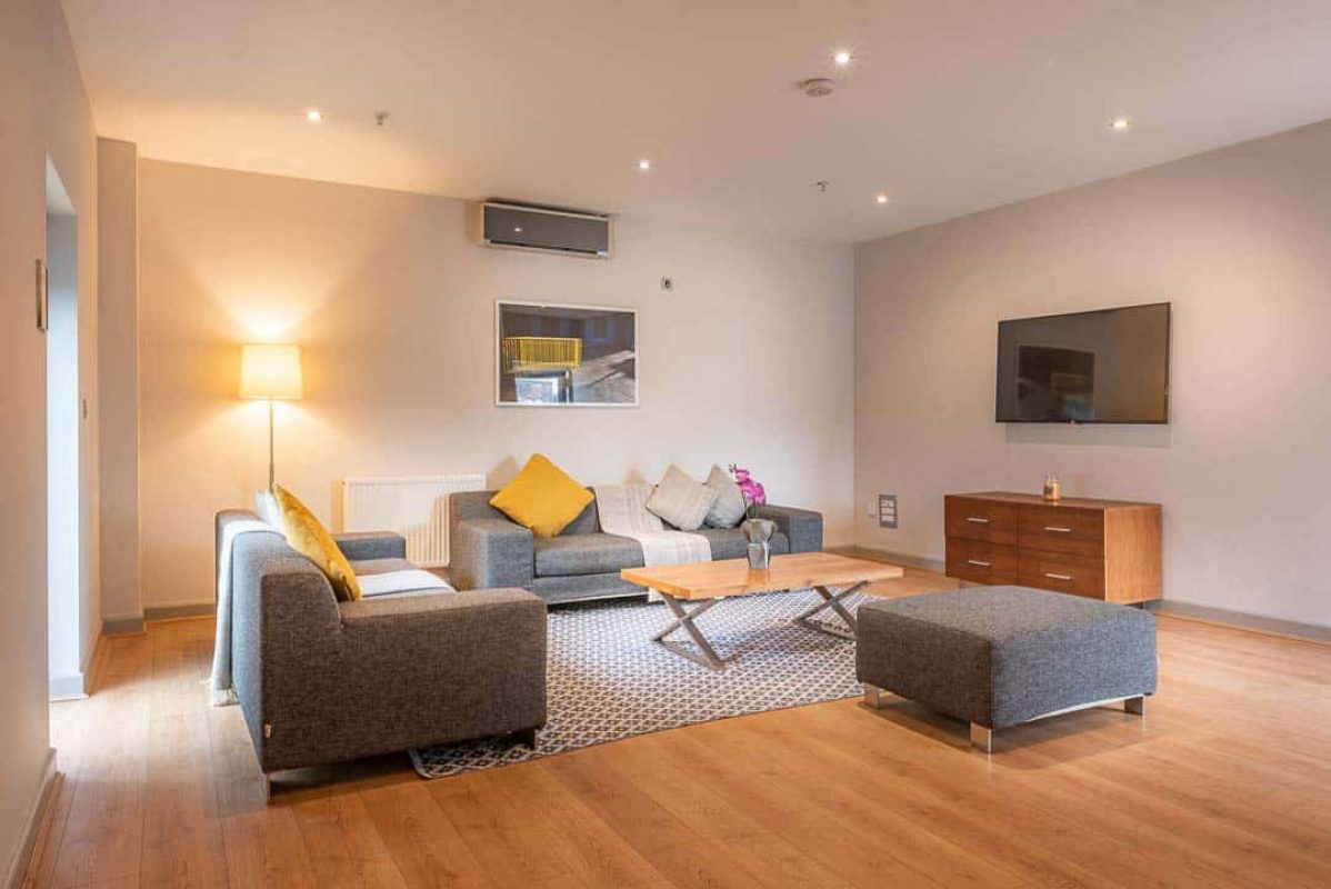 Large space to relax in serviced apartment at PREMIER SUITES PLUS Glasgow George Square